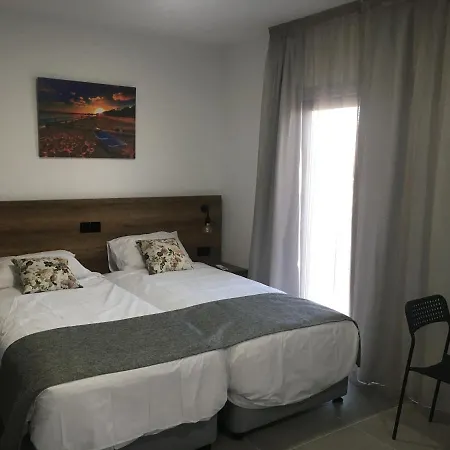 Ellenapa Apts & *