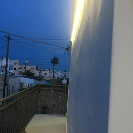Ellenapa Apts & Apartment *