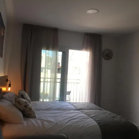 Ellenapa Apts & Apartment *