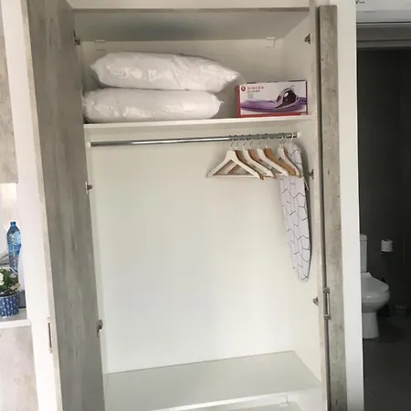Διαμέρισμα Ellenapa Apts &