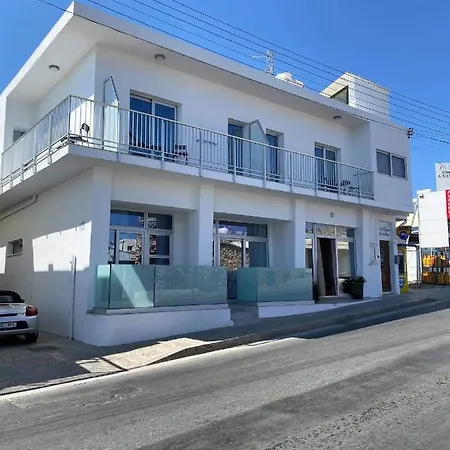 Ellenapa Apts & Apartment *